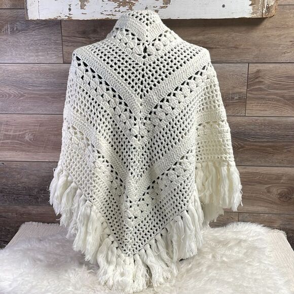 Crocheted  Ladies Handmade Open Knit Fringed Wrap Shawl Vintage 80’s Large White - Picture 5 of 7